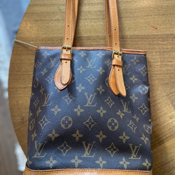 Authentic Louis Vuitton bucket bag - Picture 1 of 7